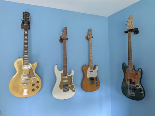 Customer photo review of Donner DST-550 39 Zoll ST E-Gitarre, HSS-Tonabnehmer, Korpus aus massivem Double-Cut-Pappelholz