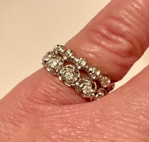 Customer photo review of Group order feminine and rose floral vintage wedding band