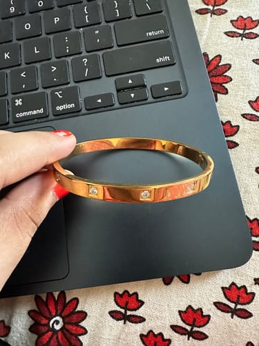 Customer photo review of Box Stone Bracelet - Gold