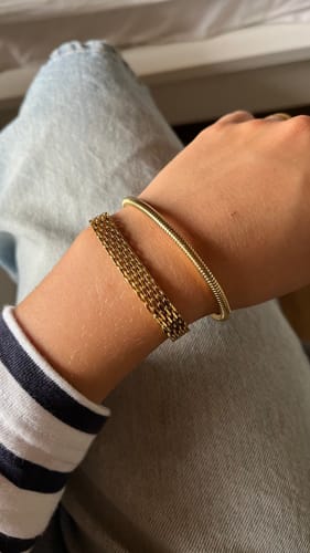 Lilly Marlen E. review of Charm image 1 out of 4