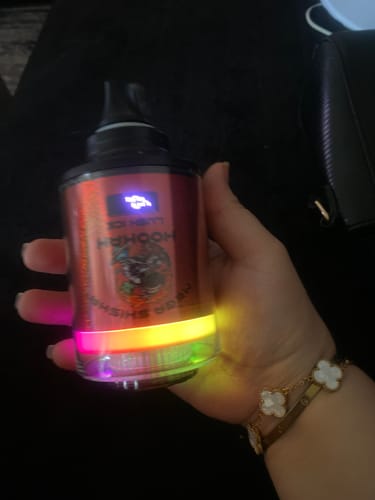 Soukaina O. review of JNR - Mega Shisha Hookah - 100000 Bouffées - 2% de nicotine - Tete de Chicha Electronique image 1 out of 1