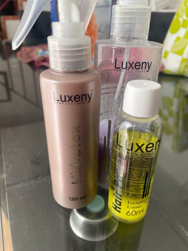 Reseña con foto de un cliente sobre Hidratox, tratamiento efecto bótox capilar instantáneo