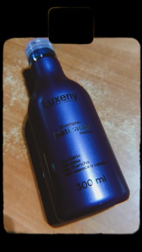 Reseña con foto de un cliente sobre Shampoo Matizador Platinum 300 ml