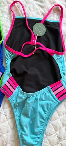 Kangmin review of LENNOX ONE PIECE || Mykonos|Pink Sorbet image 1 out of 1