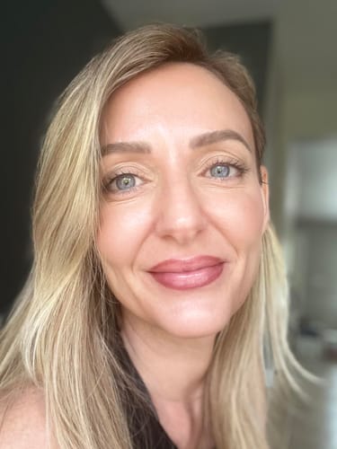 Customer photo review of Peel-Off Lip Liner Stain