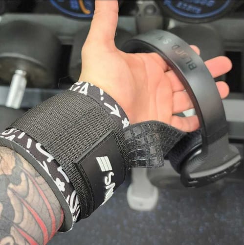 Customer photo review of Savage x Savage - Lifting Straps