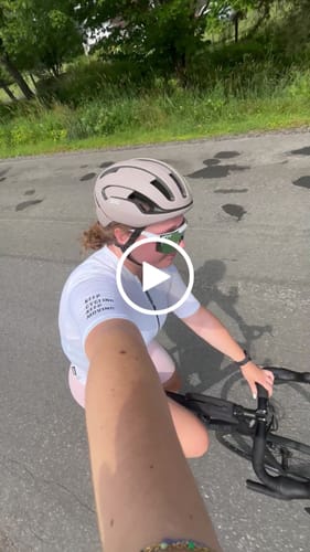 Customer video review of WOMEN'S VENTUREDRY BIB SHORTS