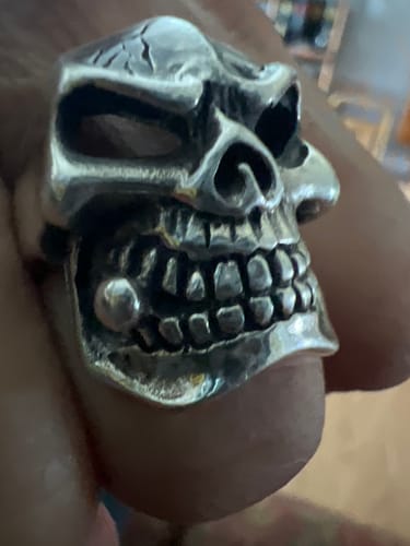 Customer photo review of Sterling Silver Skull Ring Size 8 Men/Women 16.5 gr For Biker/ Rock N Roll