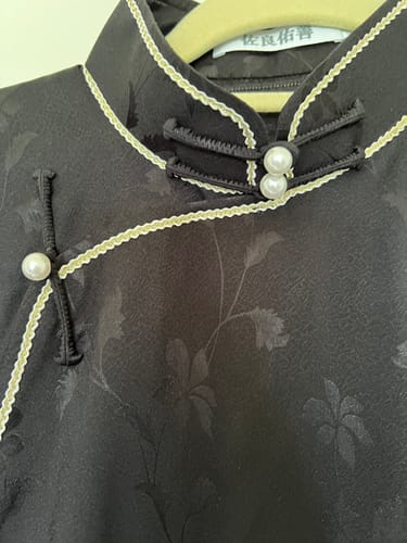 Customer photo review of Jie Geng 桔梗 Wildflower 1920s Black Lace Satin Qipao