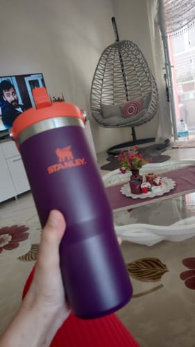 Customer photo review of Stanley The Iceflow Flip Straw Tumbler Pipetli Termos Plum 30 OZ - 0.88L