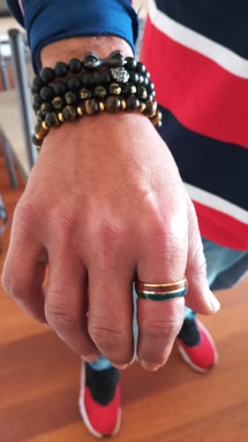 Reseña con foto de un cliente sobre Pulsera Eye of Tiger Luxury Electroplatinada Oro 18k