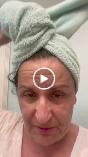 Customer video review of Instant Dye Shampoo