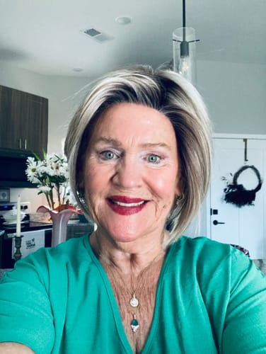 Customer photo review of *Evie