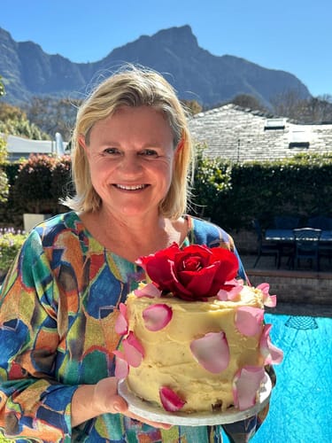 Customer photo review of Elegance Rouge Cake