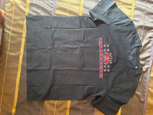 Джули И. review of Тениска "Аз съм" image 1 out of 1