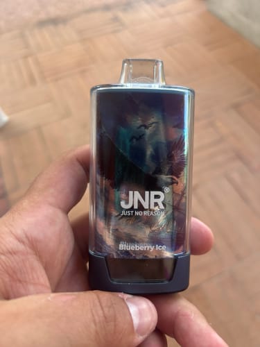 Customer photo review of JNR - Falcon Pro - 28000 Bouffées - 2% de nicotine - Puff Jetable / Vape Disposable