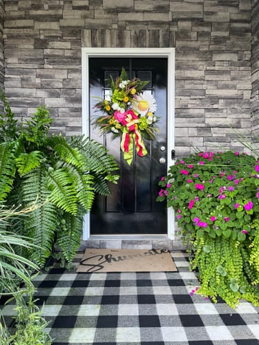 Customer photo review of Summer Sunshine Daisy Wreath