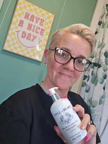 Customer photo review of Bergamot & Green Tea Body Wash – 500ml /16.9 fl oz