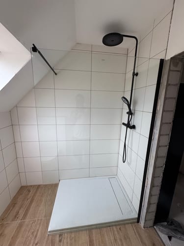 Customer photo review of SONNI Begehbare Dusche Duschabtrennung Duschwand 10mm Schwarz Duschabtrennung Duschkabine Nano ESG 80-140cm