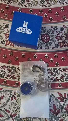 Customer photo review of BTS - 2025 BTS FESTA OFFICIAL MD WATCH CARABINER