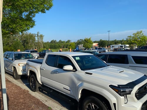 Customer photo review of Tonneau Covers I Syneticusa 2016-2025 Toyota Tacoma MR-PRO Series Retractable Tonneau Cover