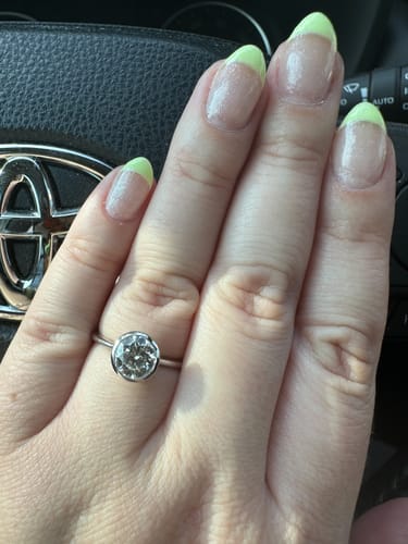 Customer photo review of Breezy Bezel | Emerald