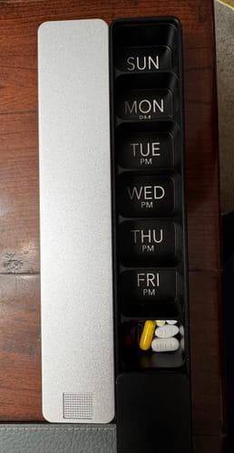 Customer photo review of Weekly AM-PM Vitamin Case 2.0
