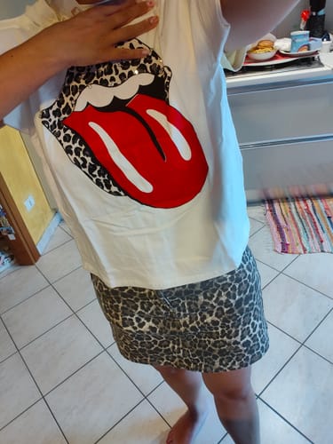 Customer photo review of Gonna Leo in jeans
