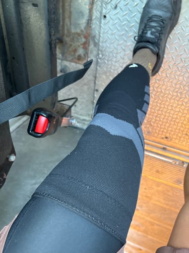 Customer photo review of Compression Sleeves V2 for Knees and Legs