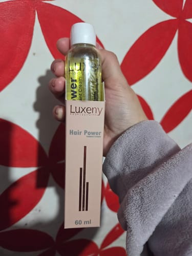 Reseña con foto de un cliente sobre Hair Power - Reparación Capilar 60 ml