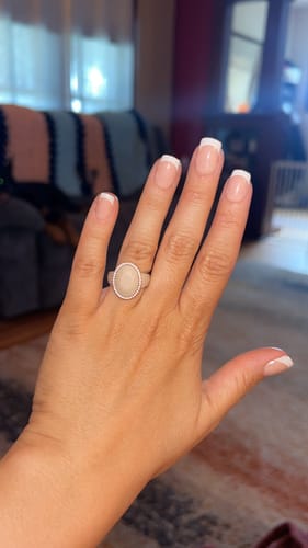 Customer photo review of Oversize Oval Silicone Ring with Metal Frame & Stones by Rinfit