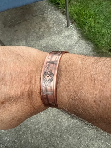Customer photo review of MasonicMan Engraved Square and Compass Pure Copper Bracelet