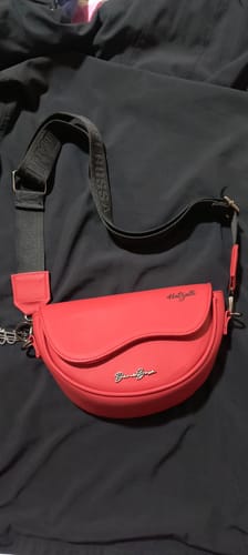 Edgar Ivan O. review of Crossbody Jalisco • Rojo image 1 out of 1