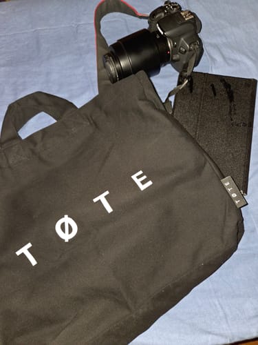 Customer photo review of Black TØTE Bag