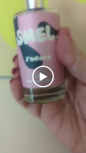 Customer video review of J'adore