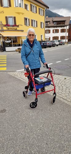 Customer photo review of Trendmobil Rollator nur 6,7 kg - inkl. Korb und Stockhalterung