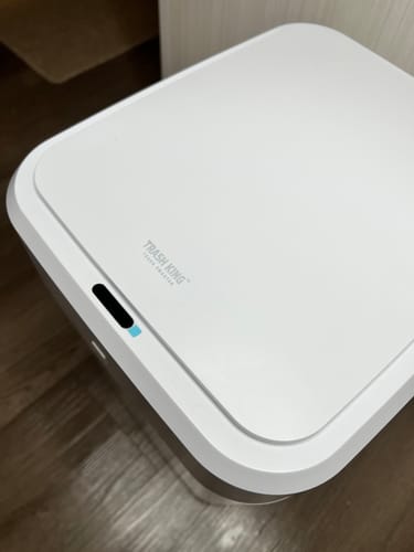 Customer photo review of Royal Bin™ Signature 17L – Touchless, Self-Sealing Smart Trash Can