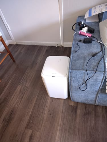 Customer photo review of Royal Bin™ Signature 17L – Touchless, Self-Sealing Smart Trash Can