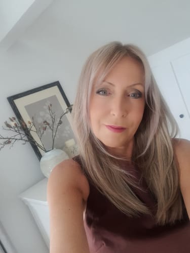 Customer photo review of Face Framing Layers / Clip In Extensions / Human Hair / 14 inches / 15 grams