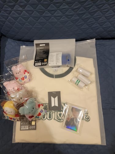 Customer photo review of BTS JIN - HAPPY POP-UP : RUNNING WILD TO HAPPINESS OFFICIAL MD PLUSH KEYRING