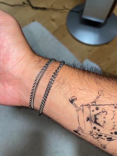 Customer photo review of CLEAN CUBANA BRACELET. - 4MM