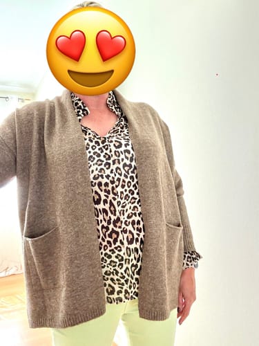 Customer photo review of SARAH Bluse - leo