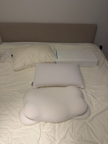 Customer photo review of Mellow CloudAlign™ Pillow