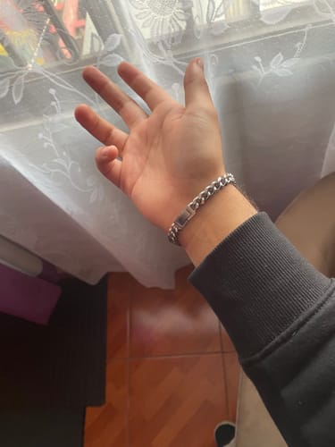 Reseña con foto de un cliente sobre Pulsera Cuban 8mm