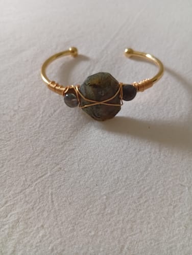 Customer photo review of Bracelet " Protectrice " en Labradorite