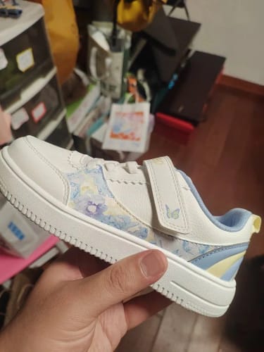 Customer photo review of Xtep Kid‘s Skatebording Shoes For Girls 2025 Spring Leather Non-slip Comfortable Wear-assistant Fashion Sneakers 676114319236