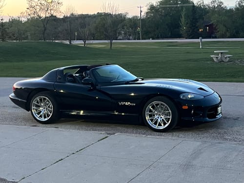 Customer photo review of CUSTOM FORGED MONOBLOCK WHEELS: RV-MH051 6 LUG