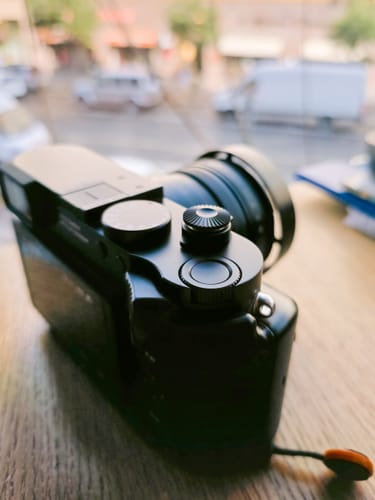 Customer photo review of Air Clicker – Soft Release Button (Titanium Black Matte)