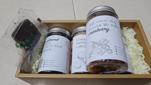 Customer photo review of Macadamia Coconut Cookies Bottle