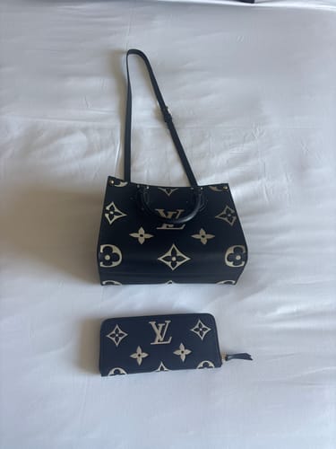 Customer photo review of ONTHEGO TOTE 25 IN BLACK AND OFF WHITE MONOGRAM EMPREINTE